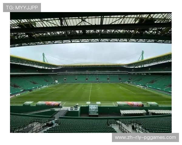 足球生态旅游是否结合球场可持续发展与自然保护主题推广环保理念